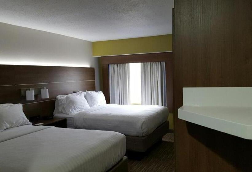 Отель Holiday Inn Express Mount Pleasant  Scottdale, An Ihg