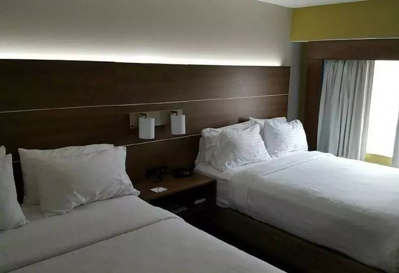 Отель Holiday Inn Express Mount Pleasant Scottdale, An Ihg