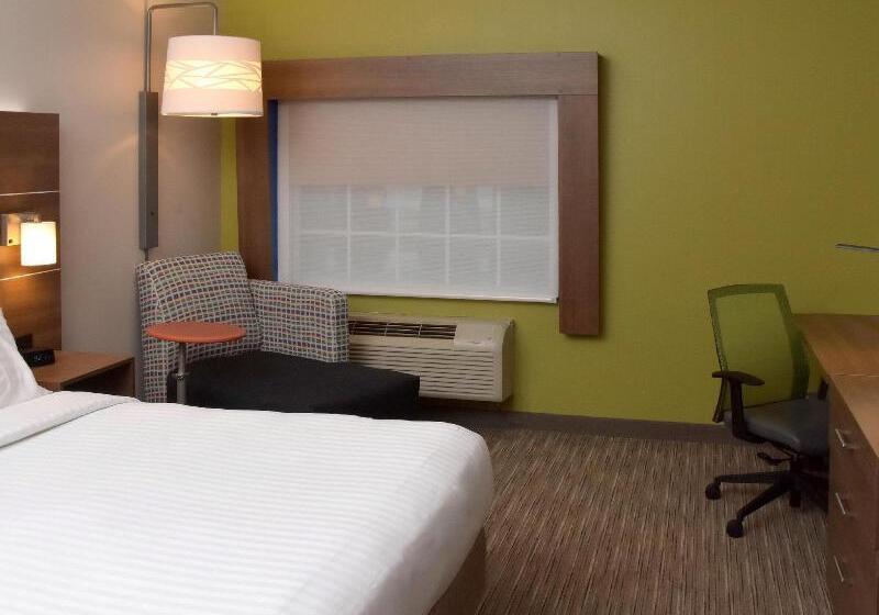Отель Holiday Inn Express Mount Pleasant  Scottdale, An Ihg