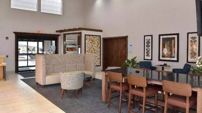 Отель Holiday Inn Express Mount Pleasant Scottdale, An Ihg