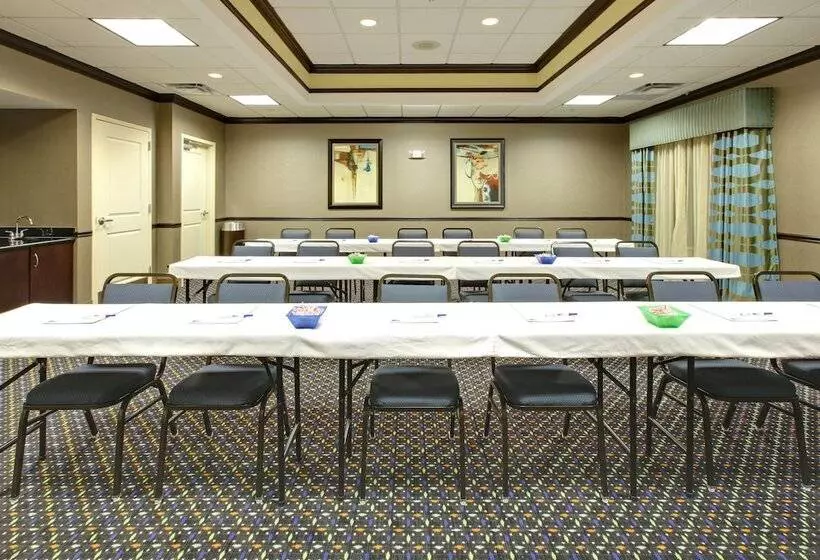 호텔 Holiday Inn Express & Suites Covington, An Ihg