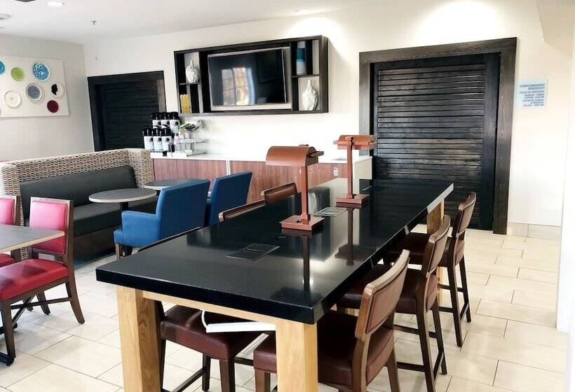 בית מלון כפרי Holiday Inn Express & Suites Harrison, An Ihg