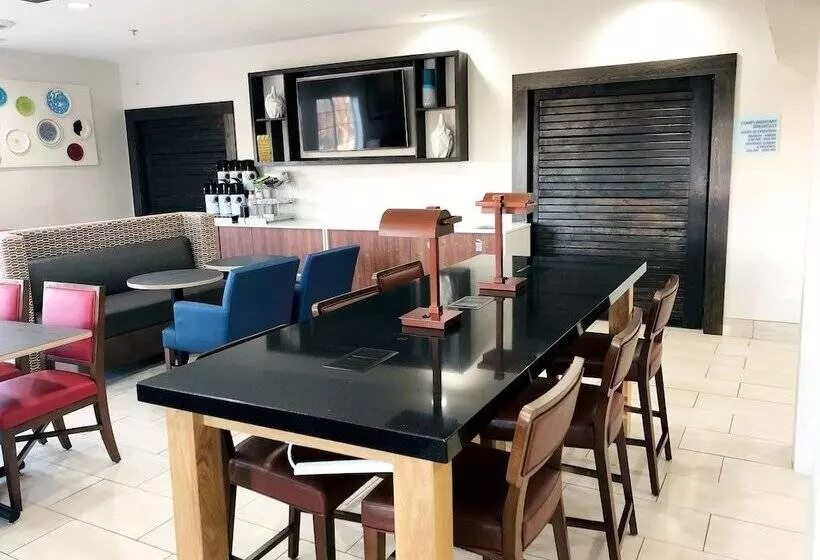 호텔 Holiday Inn Express & Suites Harrison, An Ihg