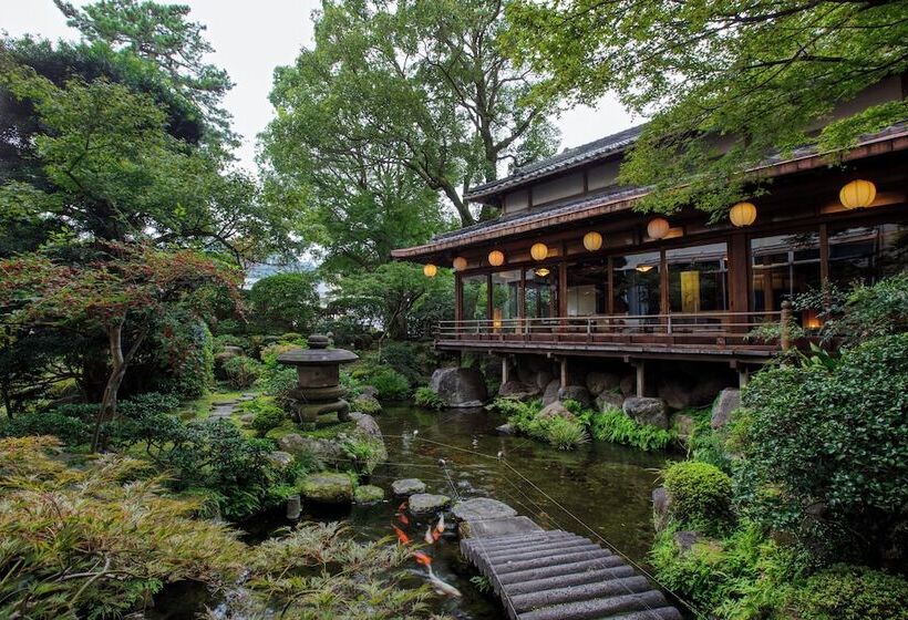 בית מלון כפרי Shiragiku