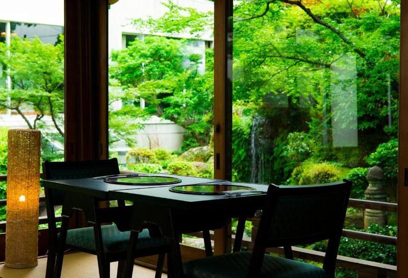 בית מלון כפרי Shiragiku