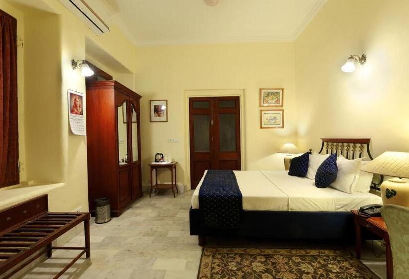 هتل The Lallgarh Palace A Heritage