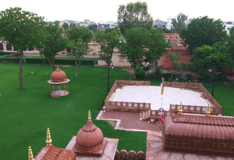 هتل The Lallgarh Palace A Heritage