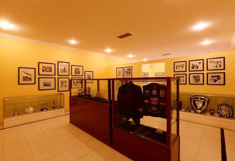 هتل The Lallgarh Palace A Heritage