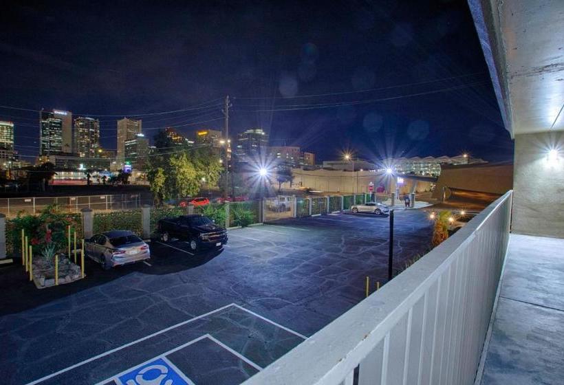 ホテル Travelodge By Wyndham Phoenix Downtown