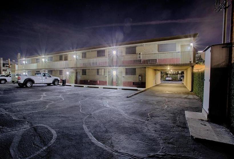 ホテル Travelodge By Wyndham Phoenix Downtown