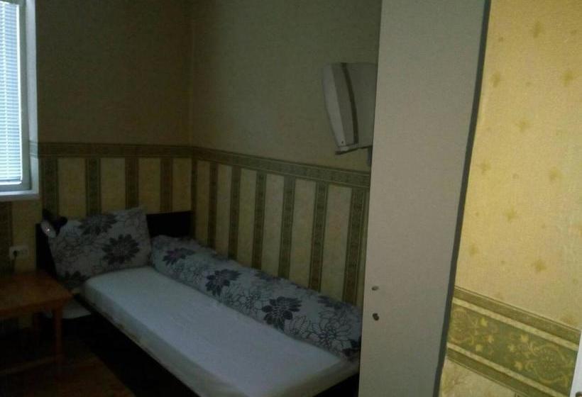 Sofia Alegra Hostel Familys