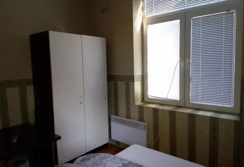 Sofia Alegra Hostel Familys