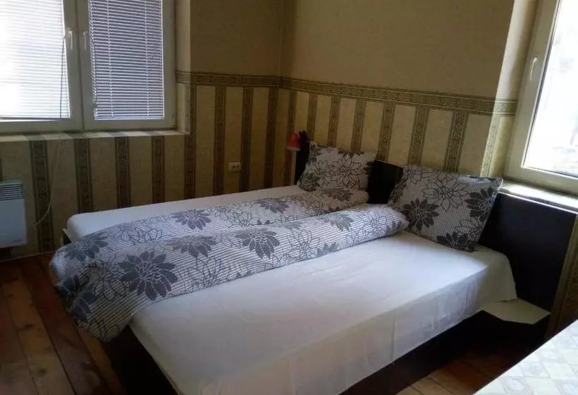 Sofia Alegra Hostel Familys