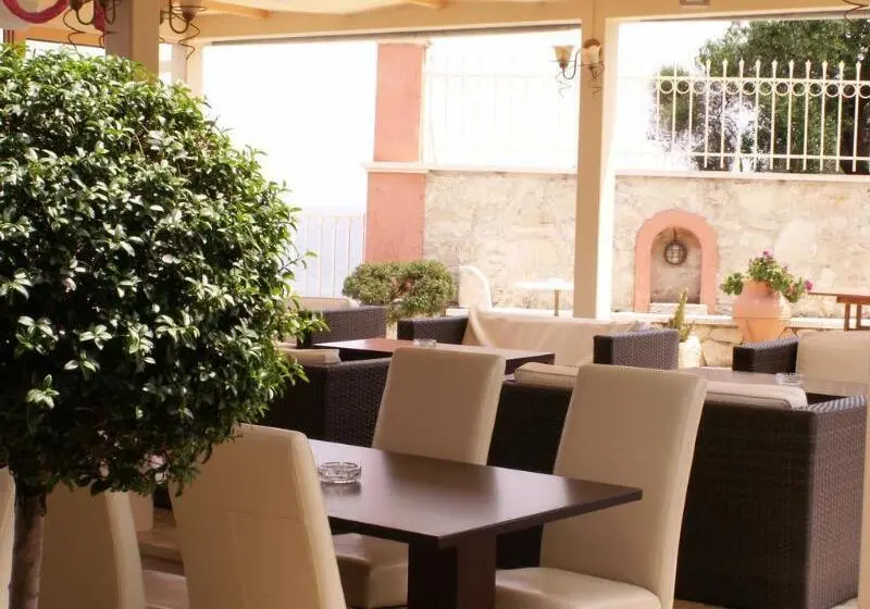 هتل Balcony Boutique