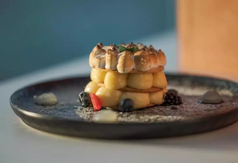 هتل Balcony Boutique