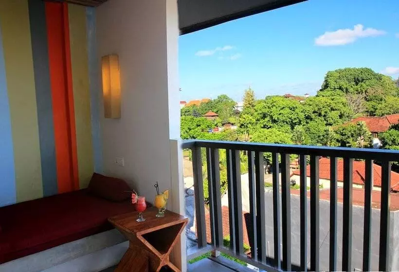 Bliss Surfer Hotel By Tritama Hospitality