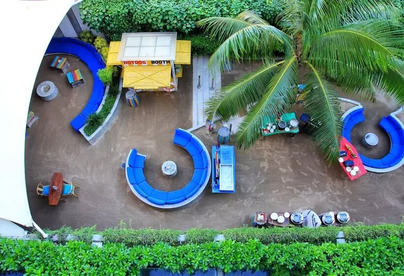 Bliss Surfer Hotel By Tritama Hospitality