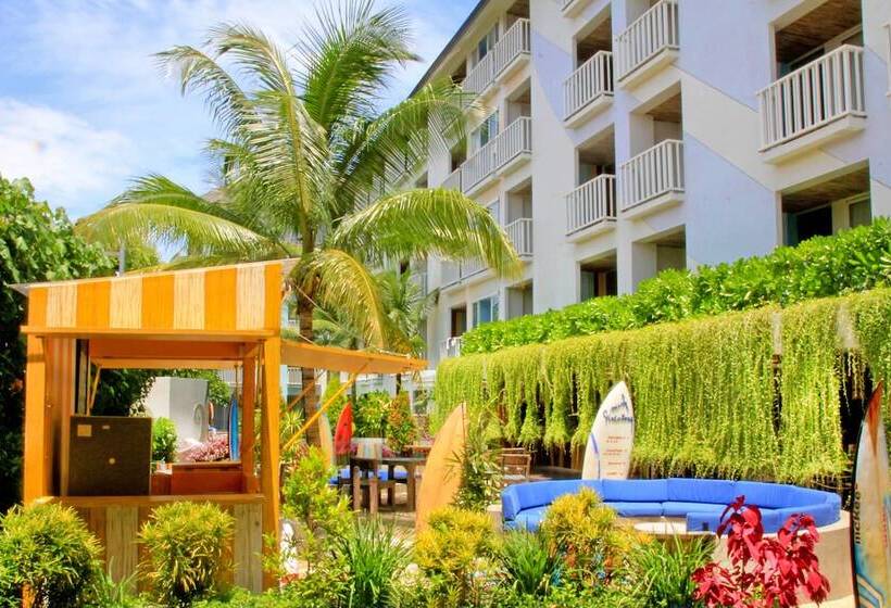 Bliss Surfer Hotel By Tritama Hospitality