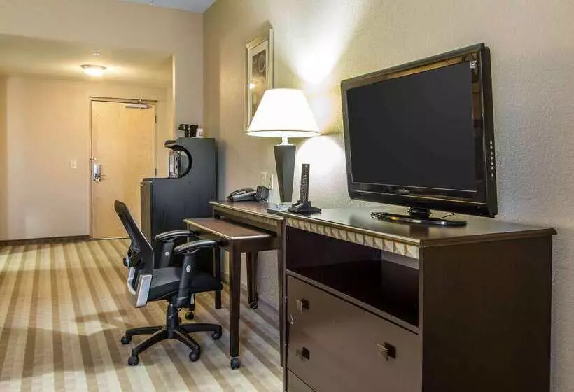 Отель Comfort Suites Smyrna