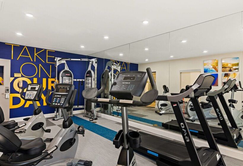 호텔 Comfort Suites Vero Beach I95