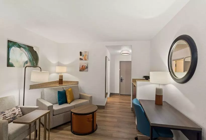 ホテル Comfort Suites Vero Beach I95