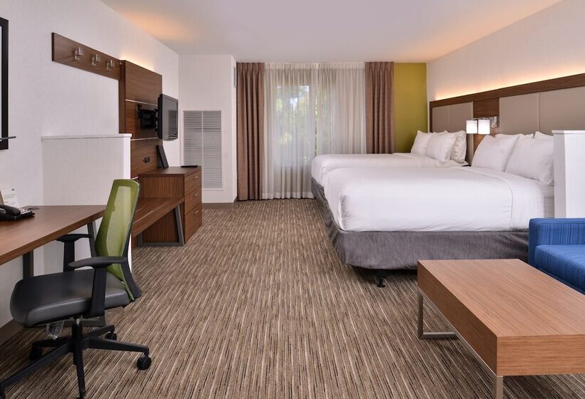 ホテル Holiday Inn Express & Suites Lacey   Olympia, An Ihg