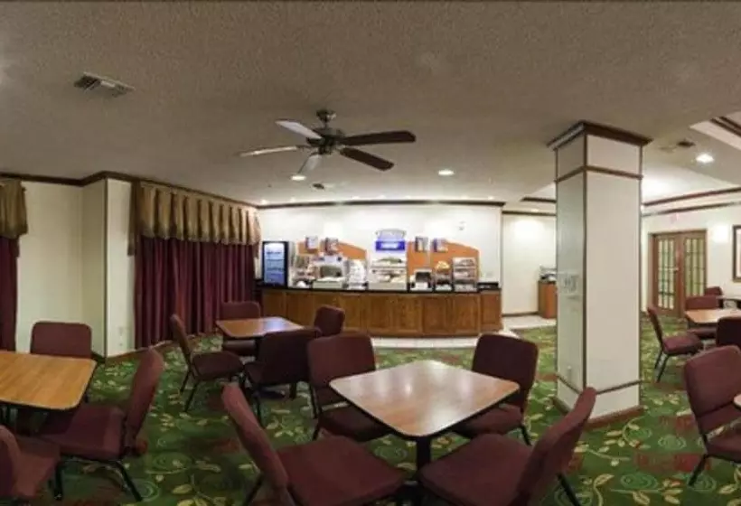 Holiday Inn Express Hotel & Suites Plainview, An Ihg