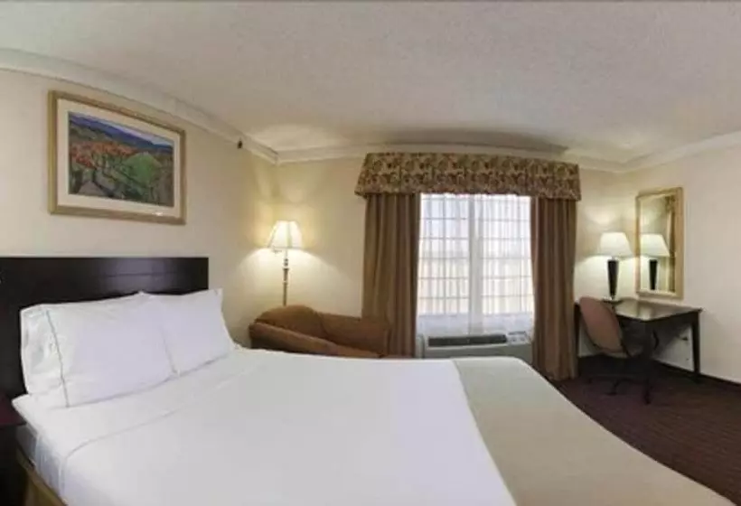 Holiday Inn Express Hotel & Suites Plainview, An Ihg