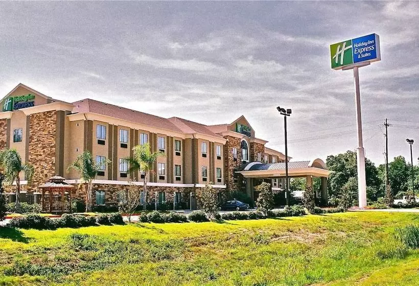 בית מלון כפרי Holiday Inn Express & Suites Cleveland, An Ihg