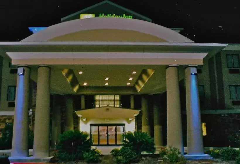 בית מלון כפרי Holiday Inn Express & Suites Cleveland, An Ihg