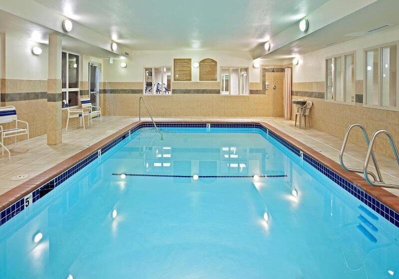 ホテル Holiday Inn Express & Suites Lacey   Olympia, An Ihg