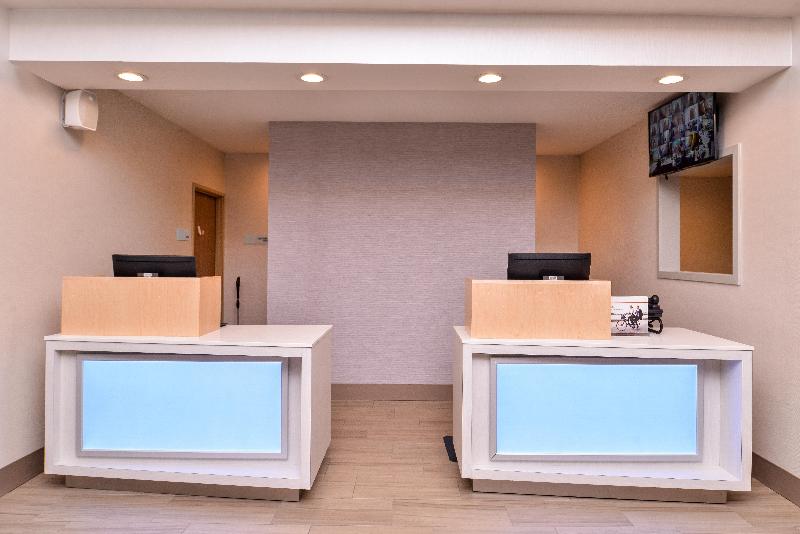 ホテル Holiday Inn Express & Suites Lacey   Olympia, An Ihg
