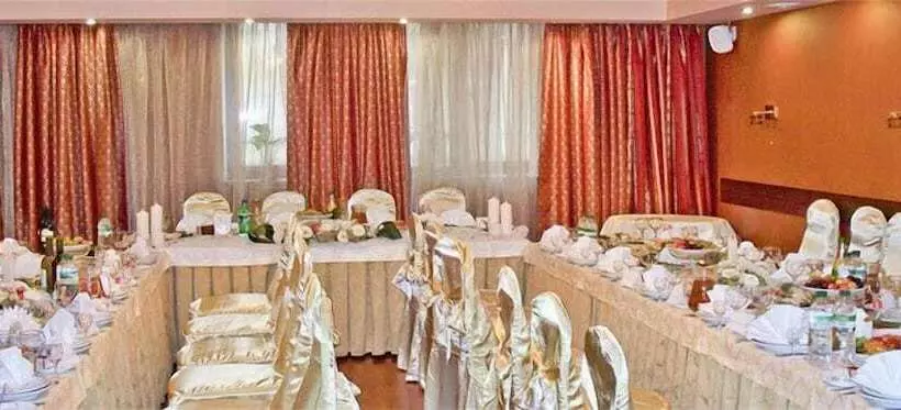 Hotelli Kozatskiy On Antonova