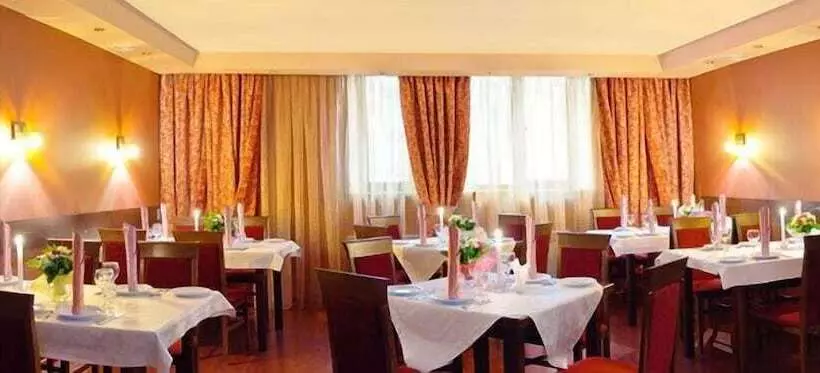 Hotelli Kozatskiy On Antonova