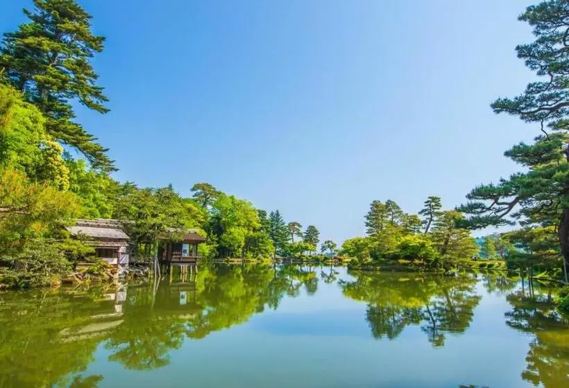 Отель Toyoko Inn Kanazawa-eki Higashi-guchi