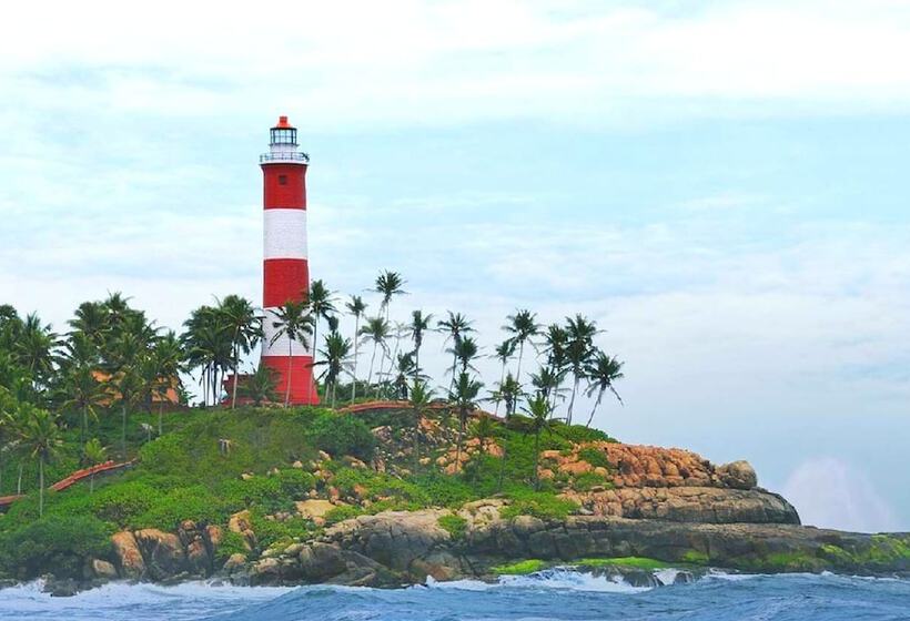 호텔 Gokulam Grand Turtle On The Beach