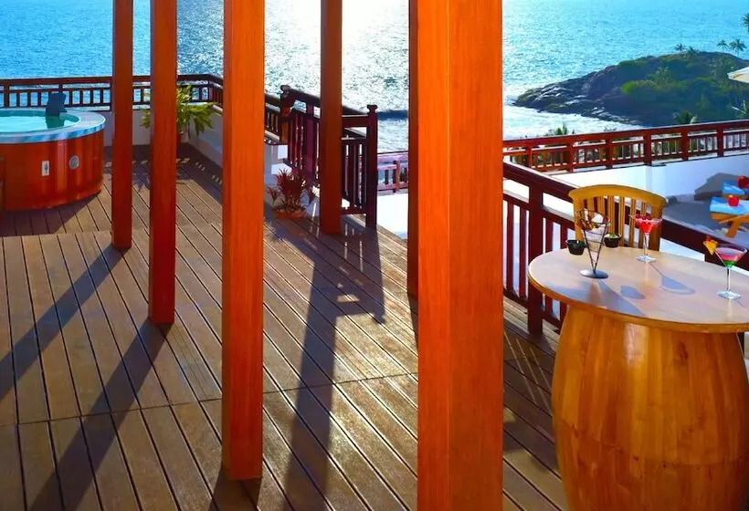 ホテル Gokulam Grand Turtle On The Beach