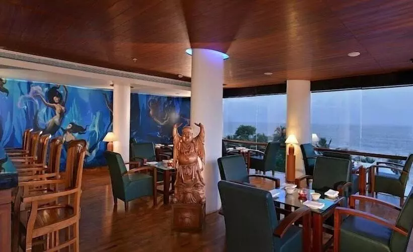 ホテル Gokulam Grand Turtle On The Beach