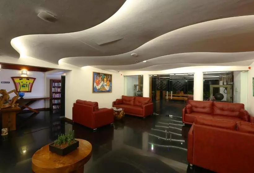 ホテル Gokulam Grand Turtle On The Beach