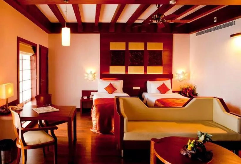 ホテル Gokulam Grand Turtle On The Beach