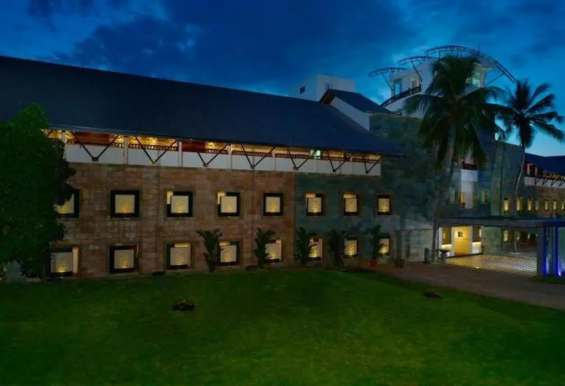 ホテル Gokulam Grand Turtle On The Beach