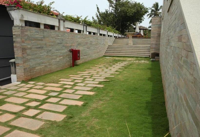 호텔 Gokulam Grand Turtle On The Beach