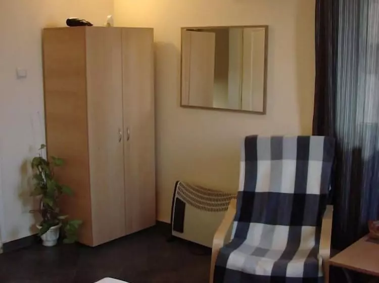 ベッドアンドブレックファースト Avel Guest House