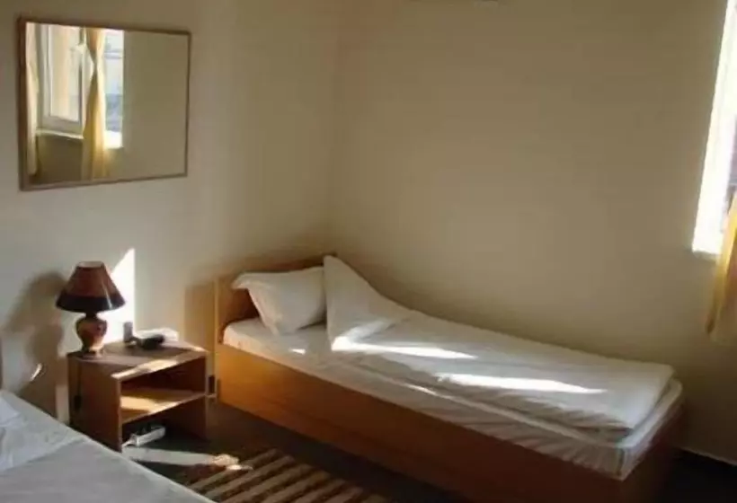 ベッドアンドブレックファースト Avel Guest House