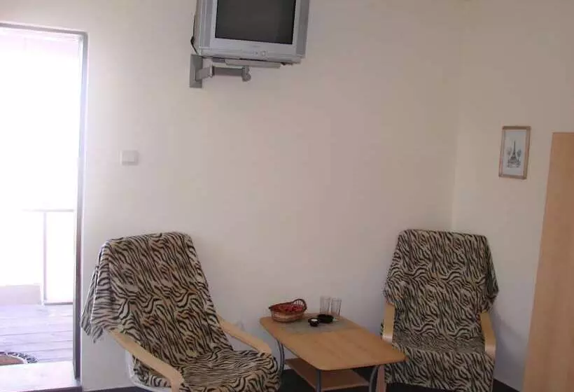 ベッドアンドブレックファースト Avel Guest House