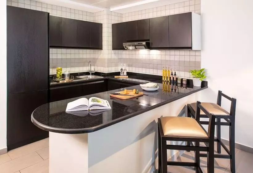 Citadines Metro Central Dubai
