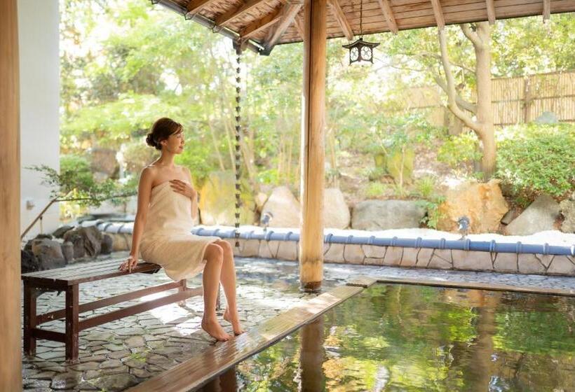 Hoho A Hotel Overlooking The Echigo Plain And The Yahiko Mountain Range Formerly Hotel Oohashi Yakat