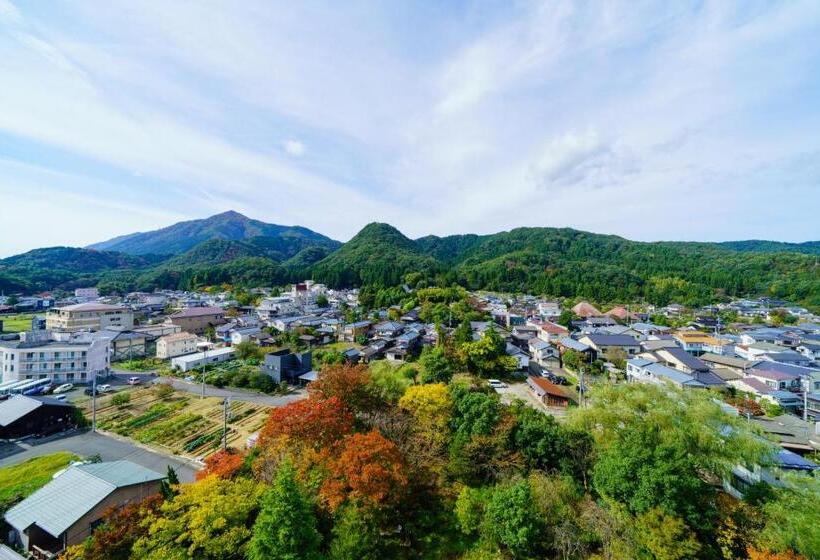 Hoho A Hotel Overlooking The Echigo Plain And The Yahiko Mountain Range Formerly Hotel Oohashi Yakat