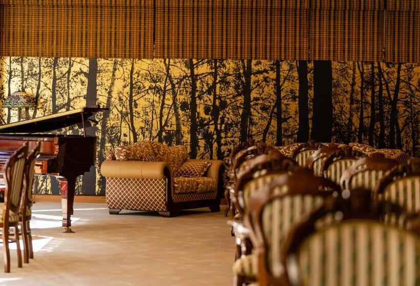 Hoho A Hotel Overlooking The Echigo Plain And The Yahiko Mountain Range Formerly Hotel Oohashi Yakat