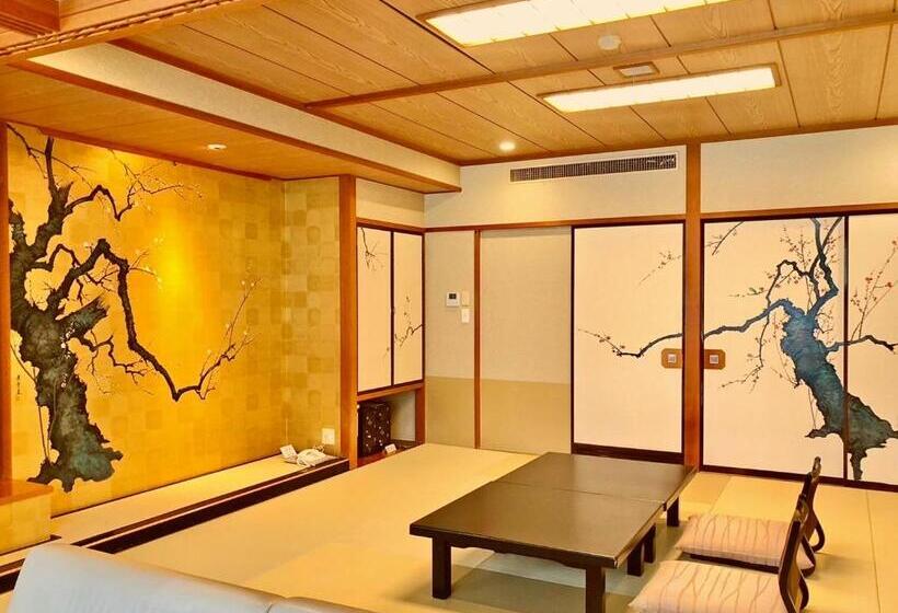 Hoho A Hotel Overlooking The Echigo Plain And The Yahiko Mountain Range Formerly Hotel Oohashi Yakat